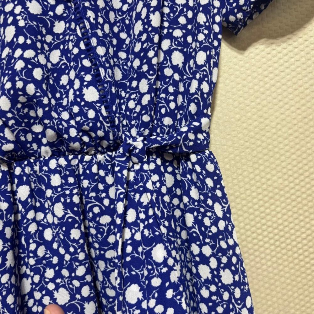 Sienna Sky Blue White Floral Wrap Mini Dress Medium Short Sleeve Button Waist - Picture 4 of 11